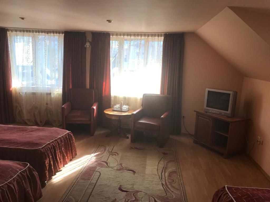 Отель Hotel Cosmos Кымпулунг-Молдовенеск-16