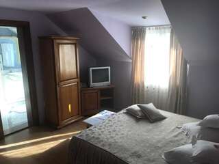 Отель Hotel Cosmos Кымпулунг-Молдовенеск Двухместный номер с 1 кроватью-13